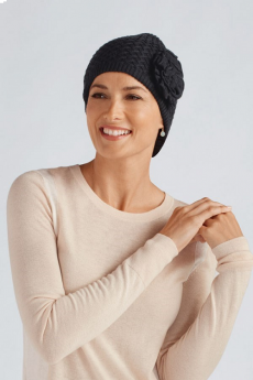 Amoena Bellflower Knit Cap (Black)